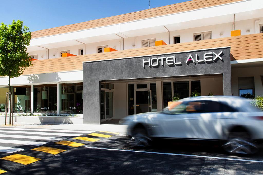 Hotel Alex Lignano Sabbiadoro Exterior foto